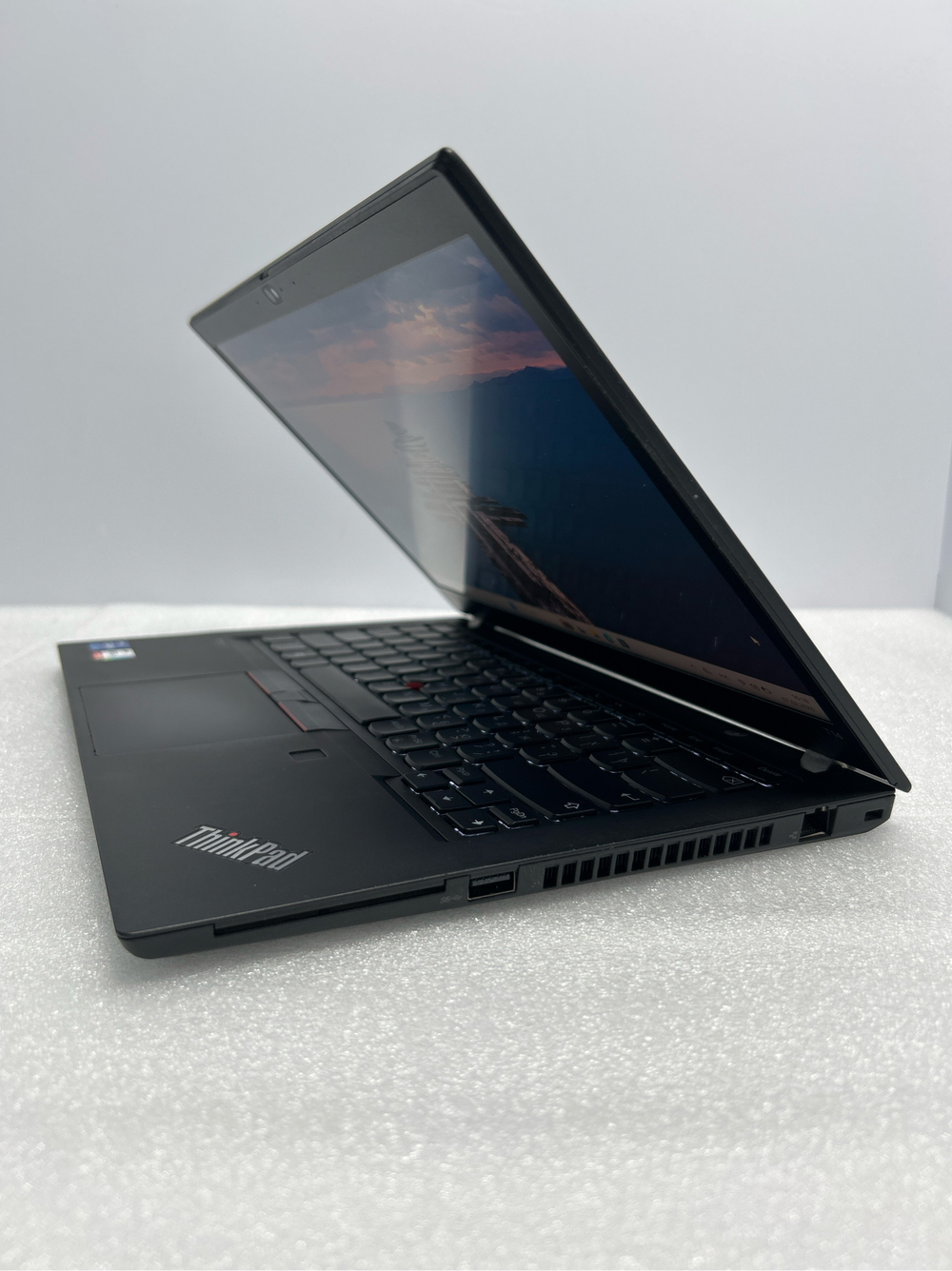 Ноутбук Lenovo ThinkPad T14 Gen 2 (20W00054RT) 14"/Intel Core i7 1165G7/RAM 32 GB/SSD 2TB/Iris Xe Graphics/3840 x 2160/IPS/Windows 11/Подсветка кл-ры: LED/Чёрный. Состояние: C1