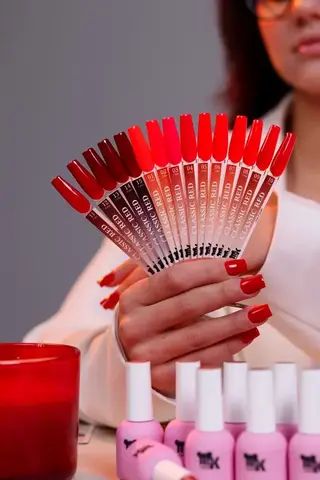 M&K гель-лак Classic Red 9