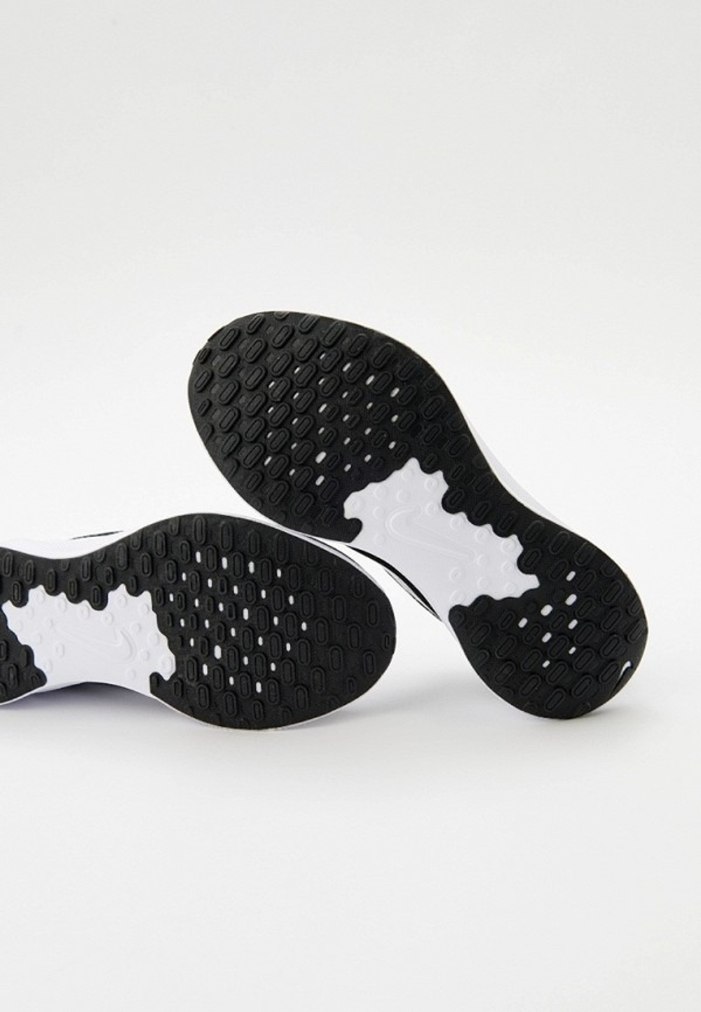 Кроссовки мужские NIKE Revolution 7