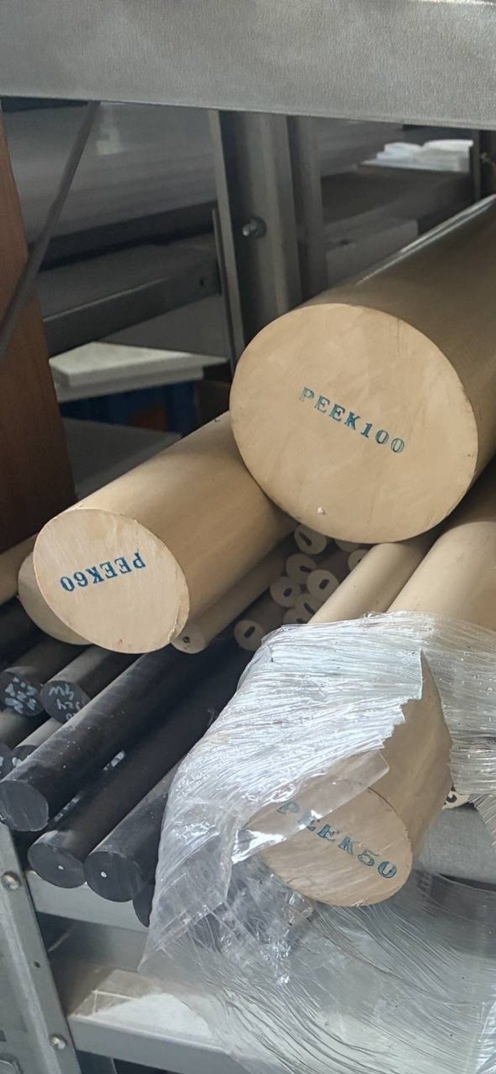 Стержень Полиэфирэфиркетон (ПЭЭК)