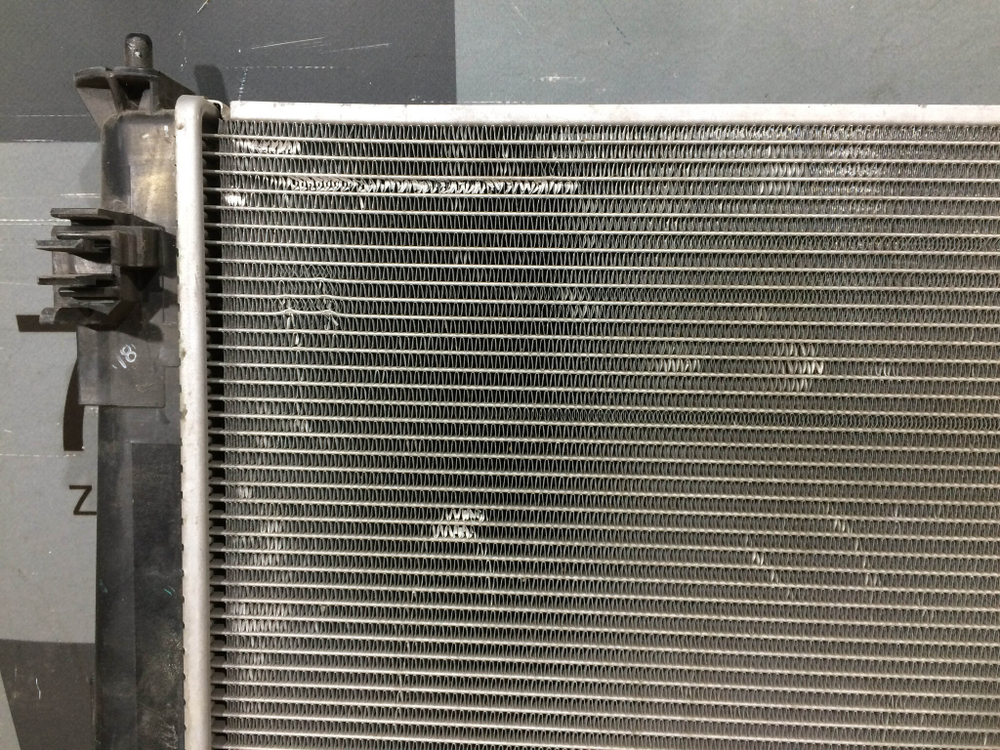 Радиатор двигателя (ДВС) основной Toyota RAV4 V (XA50) 18-нв Б/У Оригинал 1220500230