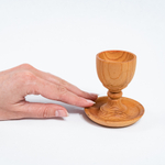 Деревянная подставка для яйца с солонкой из древесины сибирского кедра. ES9