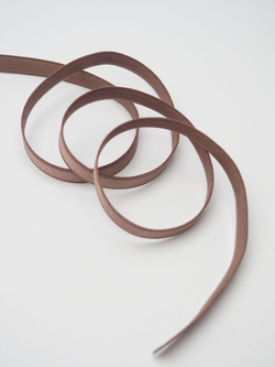Резинка бретелечная коричневая глянцевая 10 мм