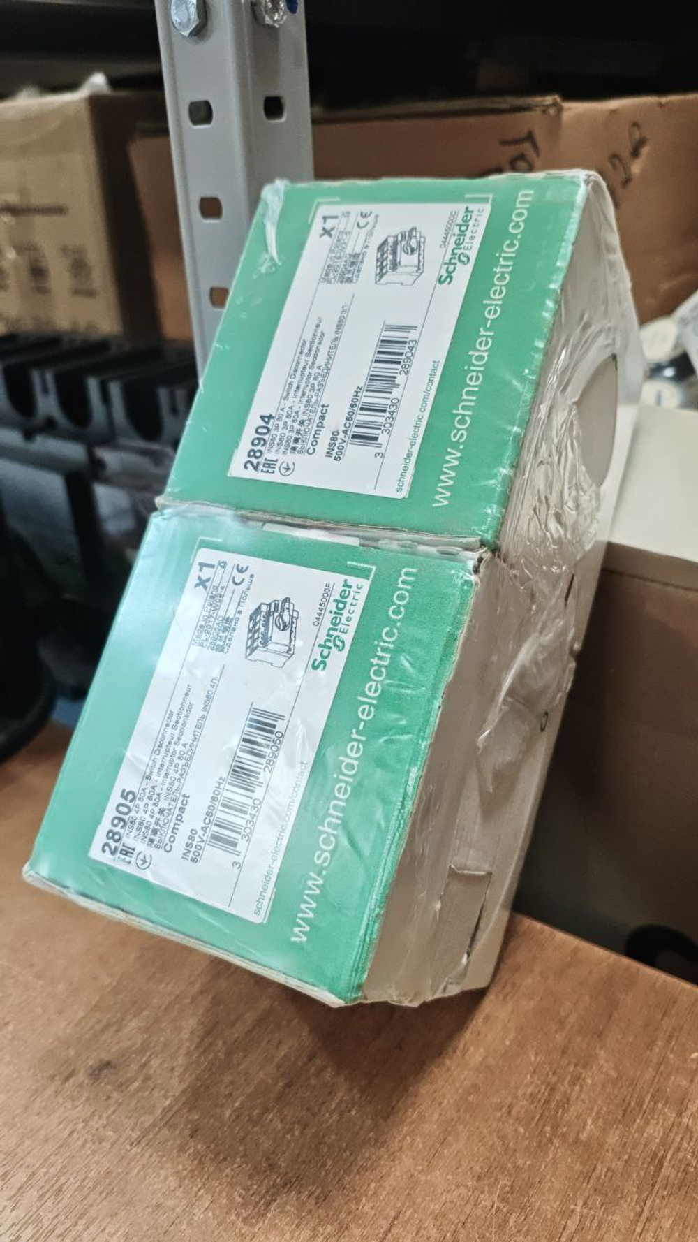 Schneider Electric Interpact INS/INV Выключатель-разъединитель 4P 80А рукоятка спереди