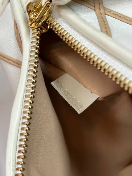 Сумка Louis Vuitton Side Trunk PM белый