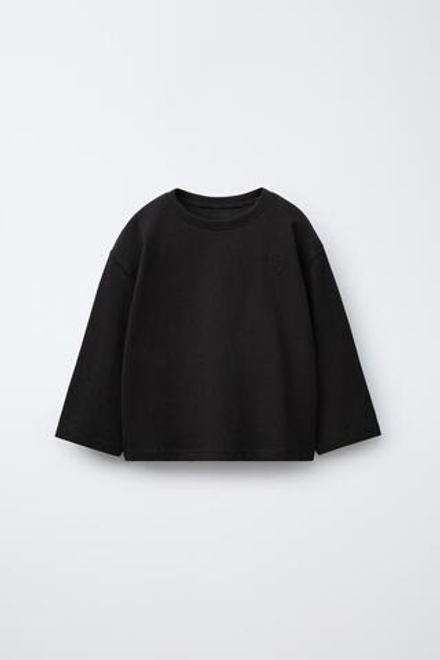 ZARA БАЗОВАЯ ФУТБОЛКА С ВЫШИТЫМ СЕРДЦЕМ, ЧЕРНЫЙ