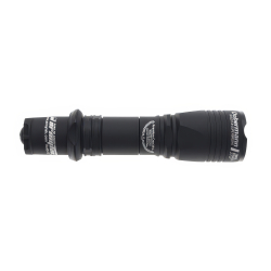 Тактический фонарь Armytek Dobermann XP-L warm — мощность и дальность: 977 люмен и дальность до 367 метров для точного прицеливания.