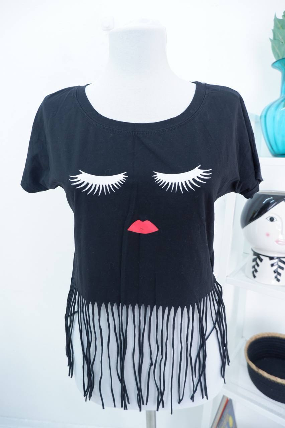 Футболка с бахромой 40/42  размер