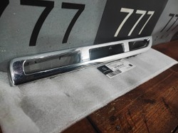 Молдинг решетки радиатора Mercedes GLS X167 19- Б/У Оригинал A1678883900