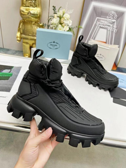 Кроссовки Prada