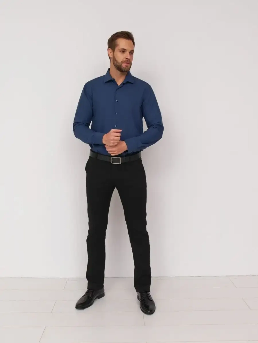 Рубашка классическая с длинным рукавом приталенная