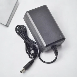 Зарядное устройство 18V-21V 2A для шуруповерта, аккумуляторов Li-ion штекер 5.5 х 2.5 мм