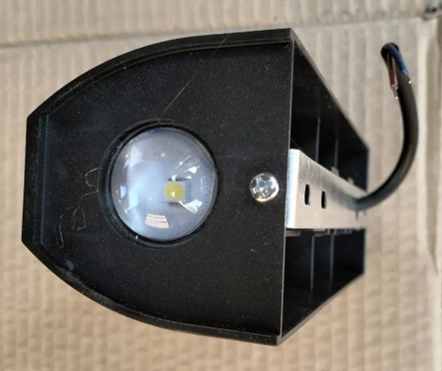 Уличный настенный светильник, 3 - х стороний, теплый свет