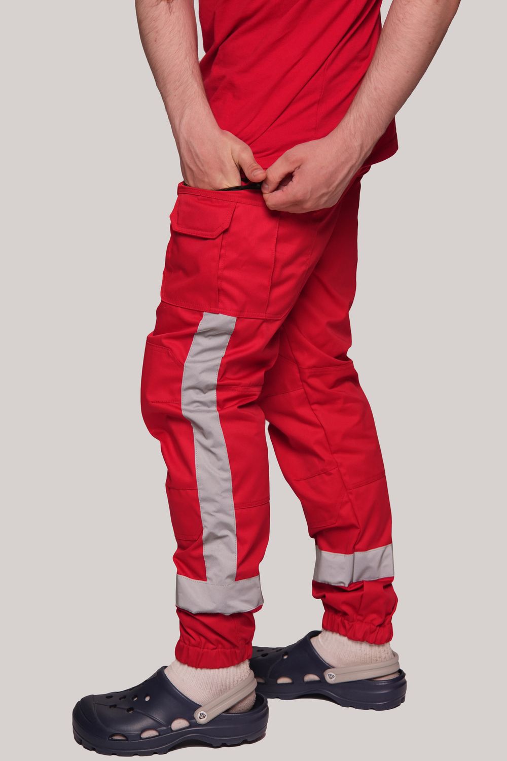 Брюки-джоггеры демисезонные мужские Скорая помощь MedicLine цв. Красный