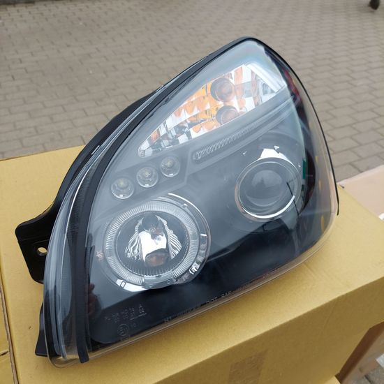 Передние фары Hyundai Tucson angel eyes black