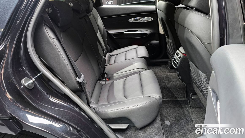 Genesis GV70 2.5T Бензин 2WD (07.2022)