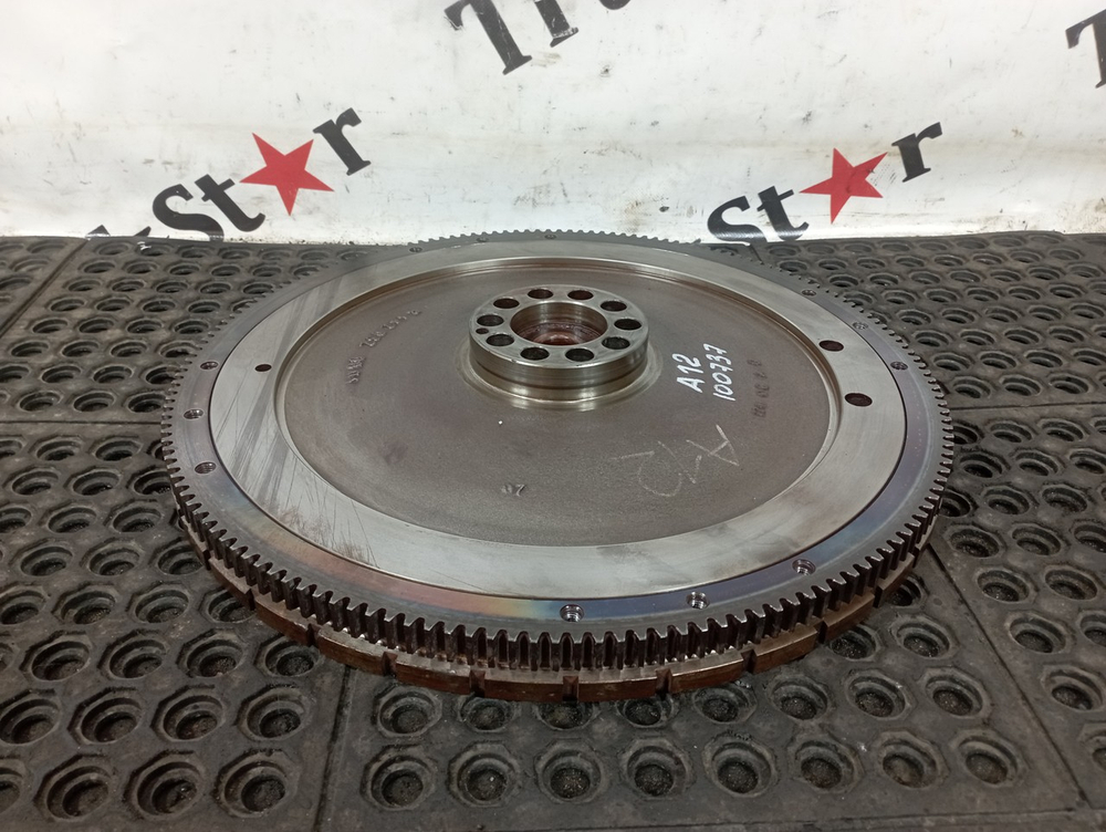 Маховик двигателя