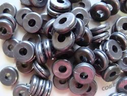 втулка  под провод в металлический и пластиковый корпус