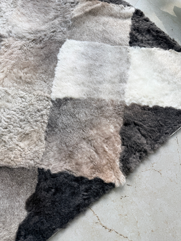 Ковер прямоугольный натуральный мех овчина, 220 х 200 см.