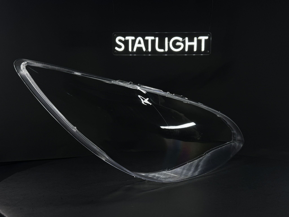 Правое стекло фары Toyota Camry XV30 2001-2004