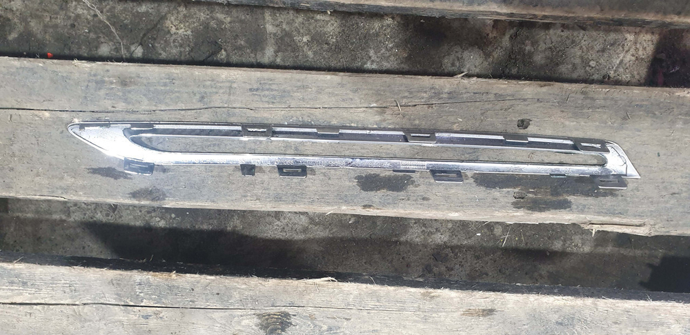 Молдинг решетки радиатора Mercedes GLE (C292) 15-19 Б/У Оригинал A2928880185