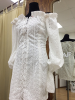 Платье со шнуровкой из шитья на подкладе