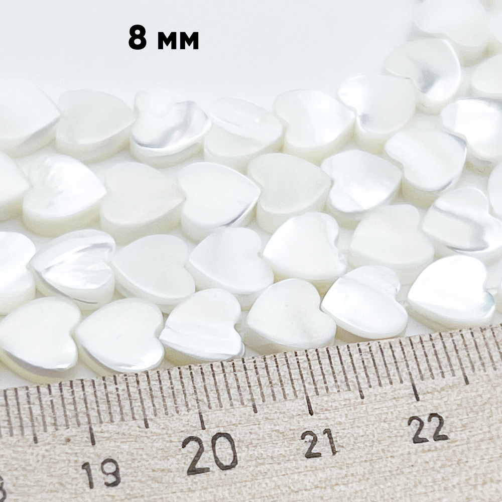 Перламутр Сердце, размер около 8-8,5 мм, цена за отрезок 19 см (1/2 нити)