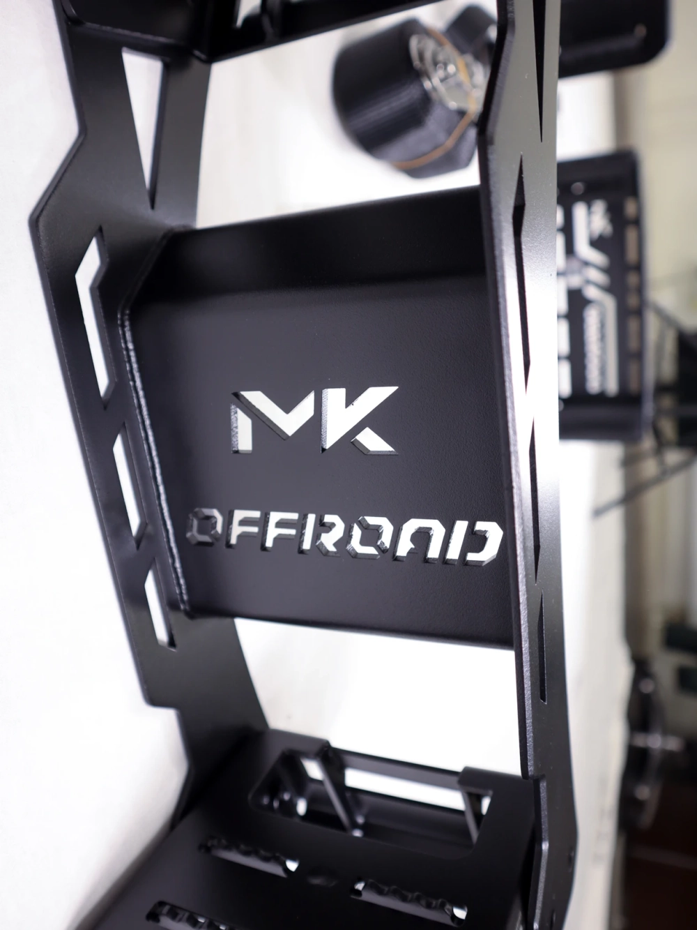 Площадка на 5-ое колесо MEIKA (AK1) с лесенкой MEIKA (AK11) и боковым креплением MEIKA(AK12)