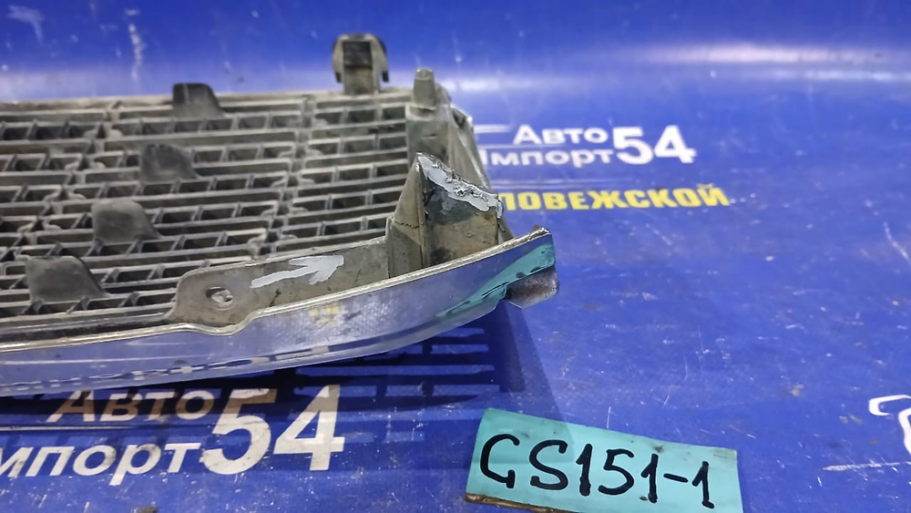 Решетка радиатора TOYOTA CROWN 1997