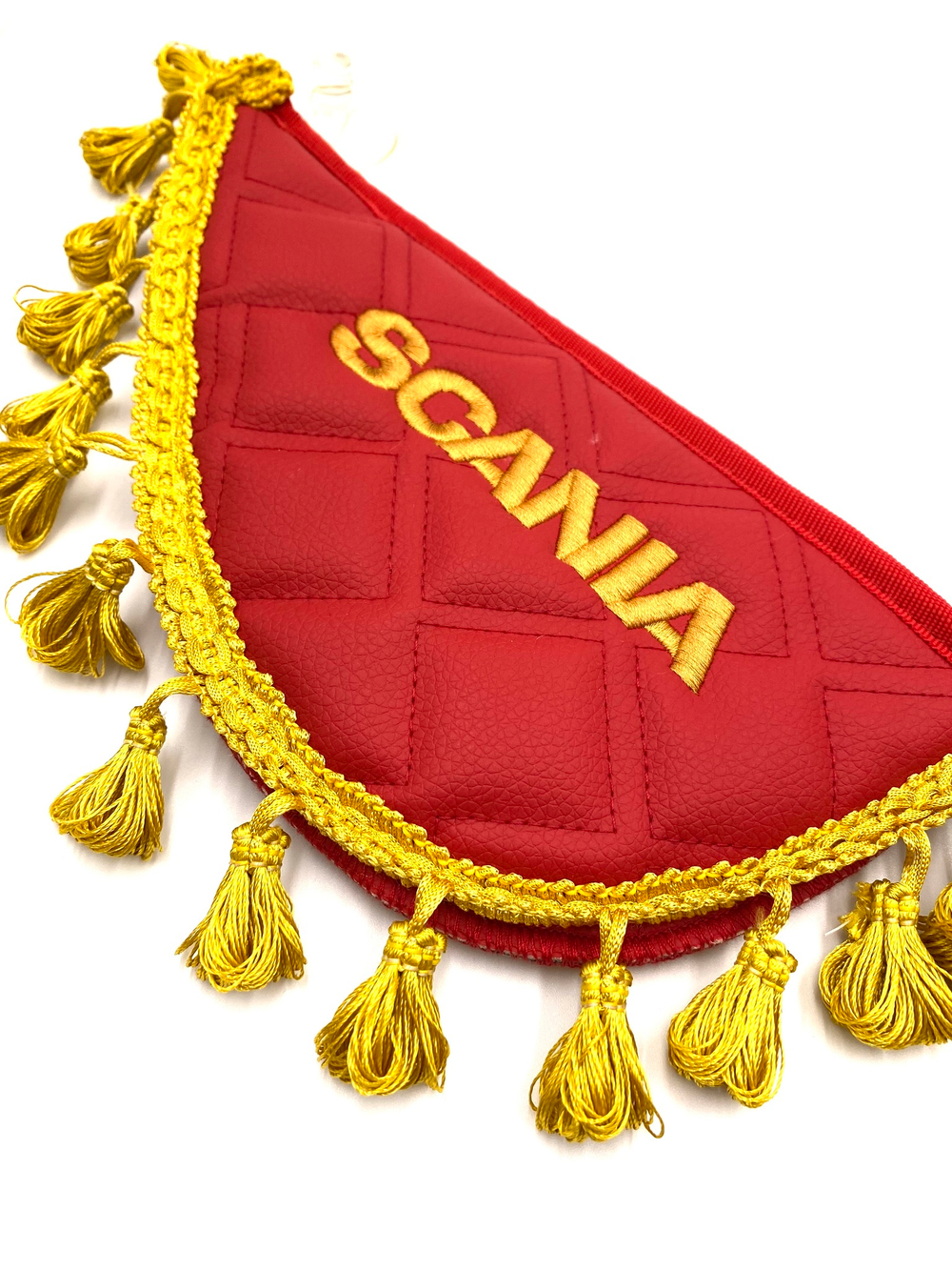 Вымпел тройной Scania (экокожа, красный с желтой вышивкой)