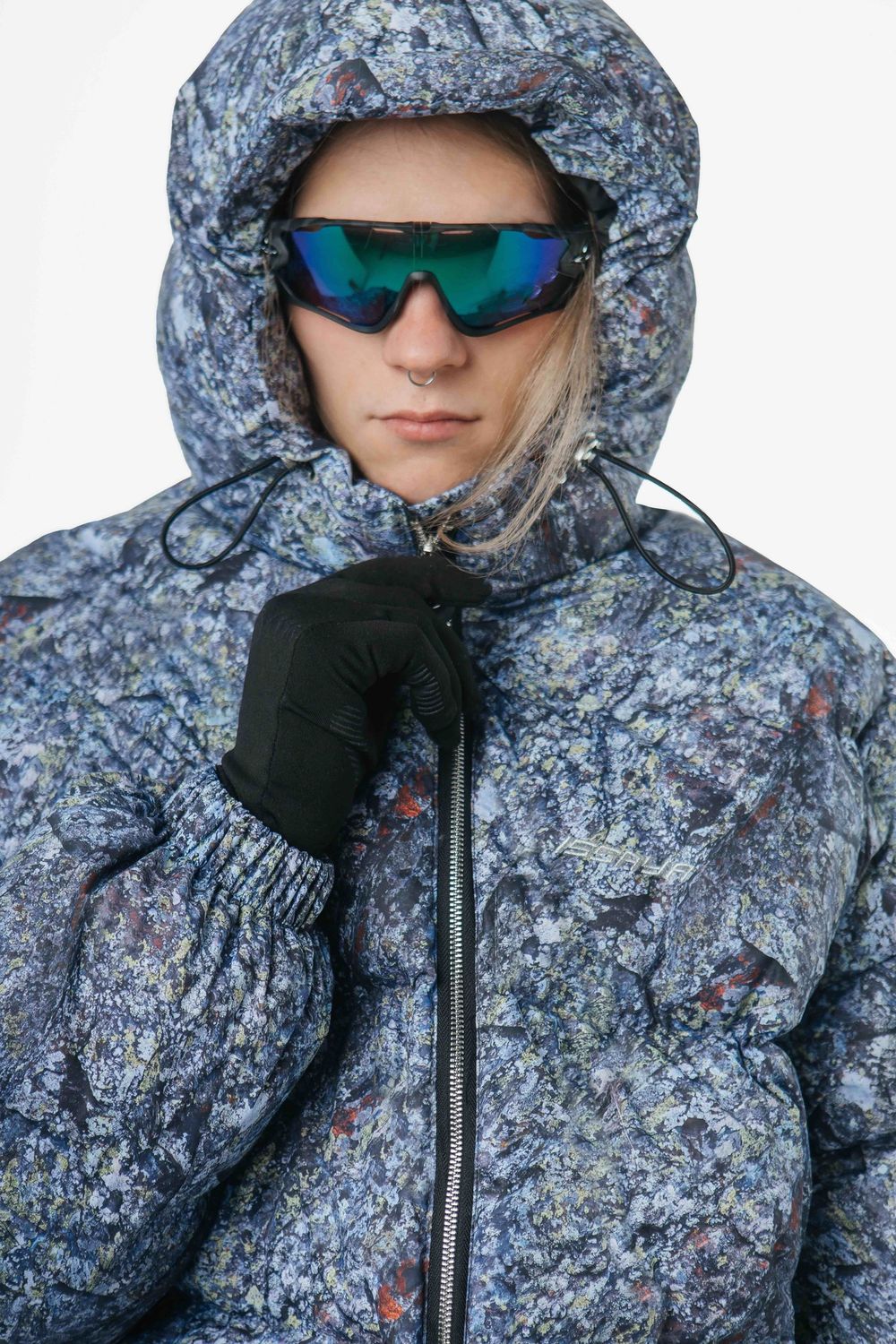 Пуховик Issaya Unity Puffer Stone светло-серый