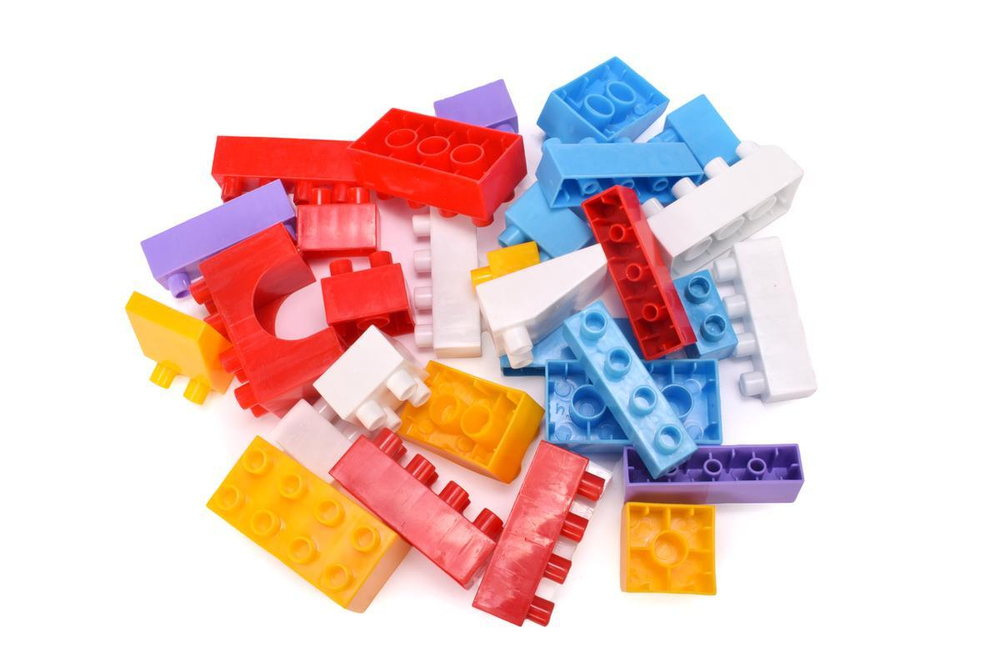 Конструктор в ведре BLOCKS №33. Артикул Арт.№043(в наборе 33 детали конструктора, ведро, крышка от в