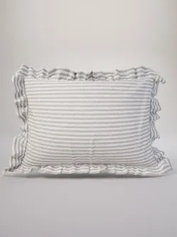 Декоративная наволочка с рюшами, оборками "Лутон" 50х70 см, 1 шт, без молнии