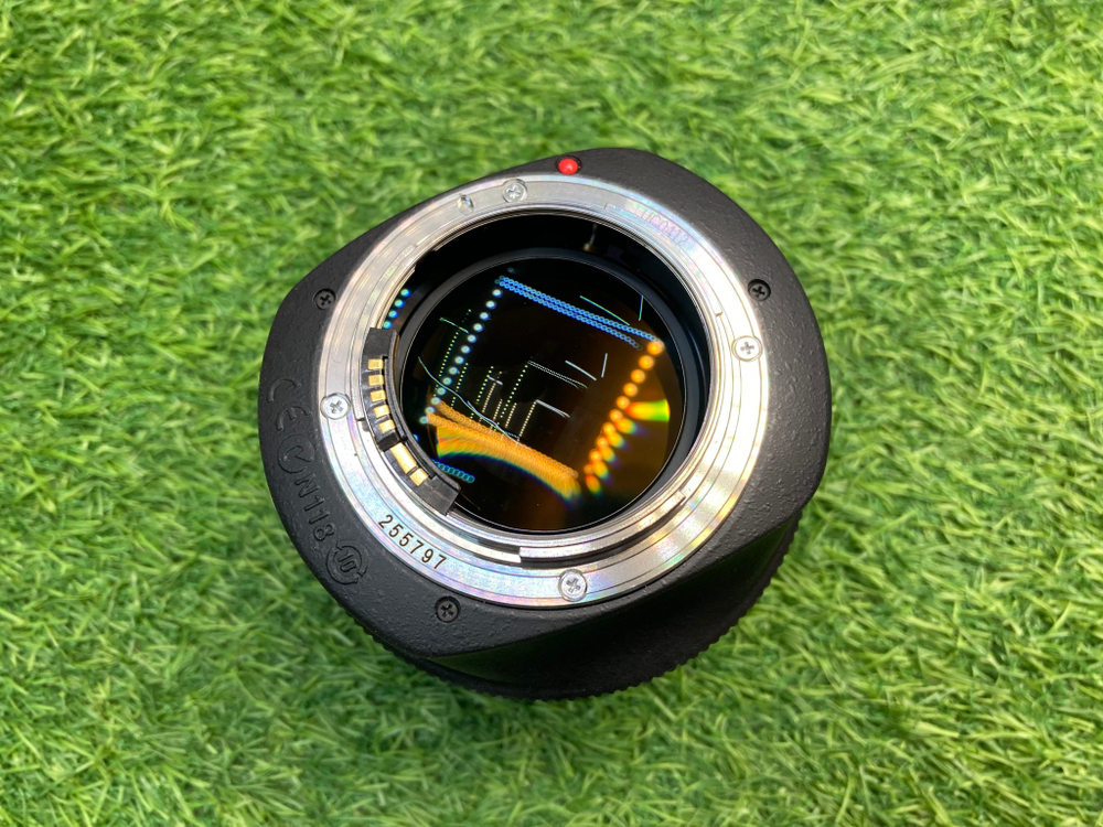 Canon EF 85mm 1.2L II USM