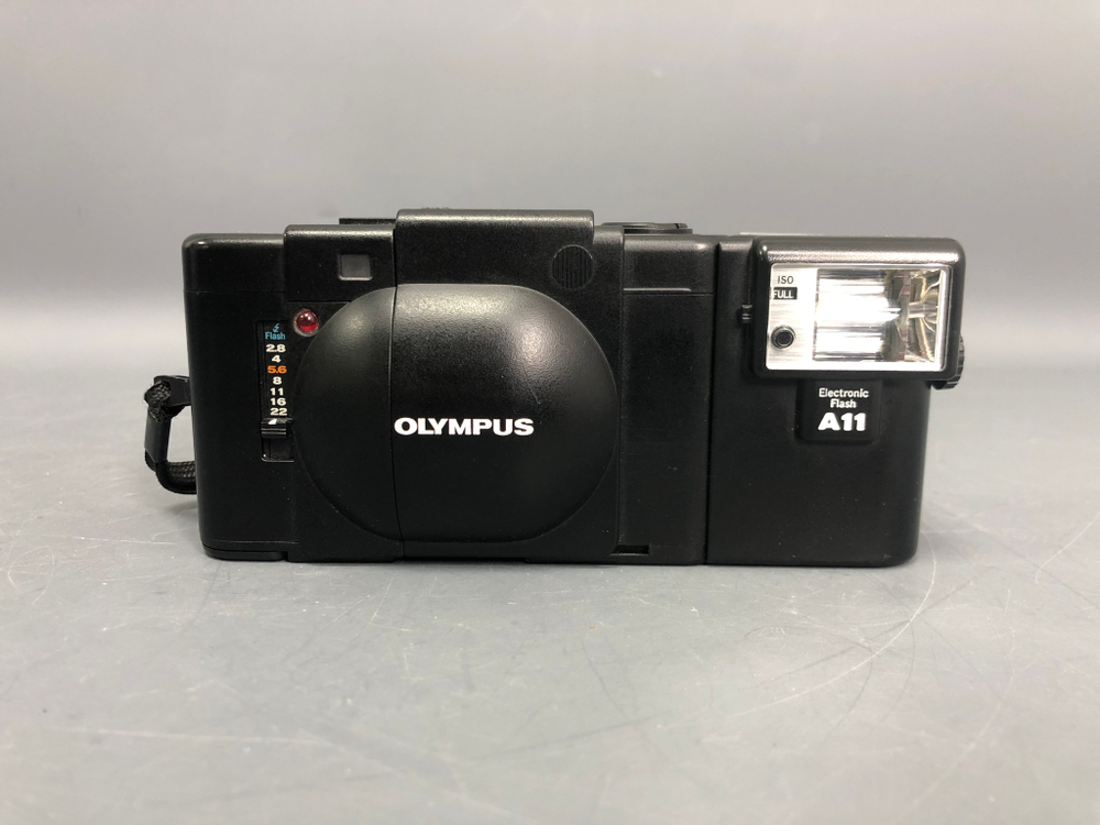 Olympus XA + вспышка A11