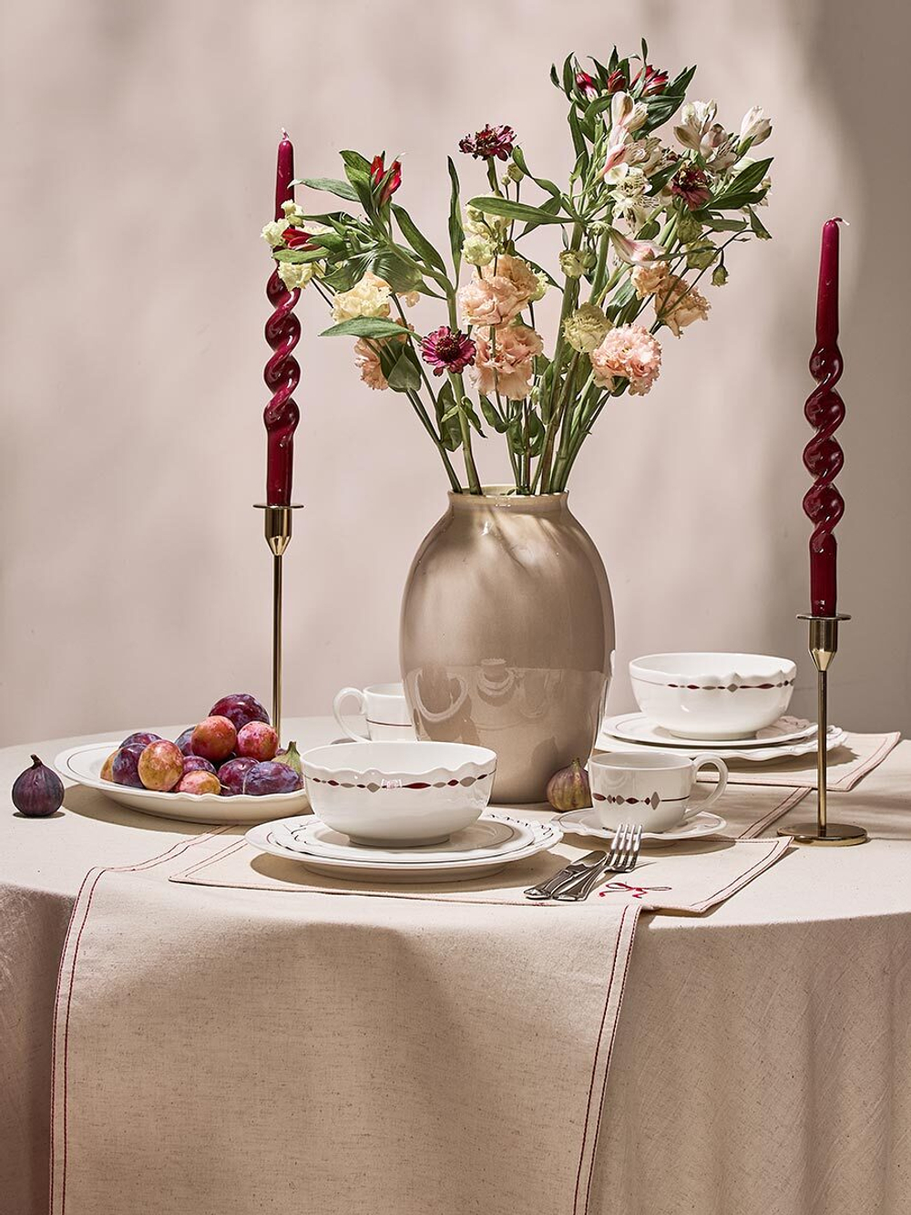 Набор из двух свечей бордового цвета из коллекции essential, 35 см