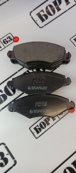 Тормозные колодки HI-Q SP1179 передние