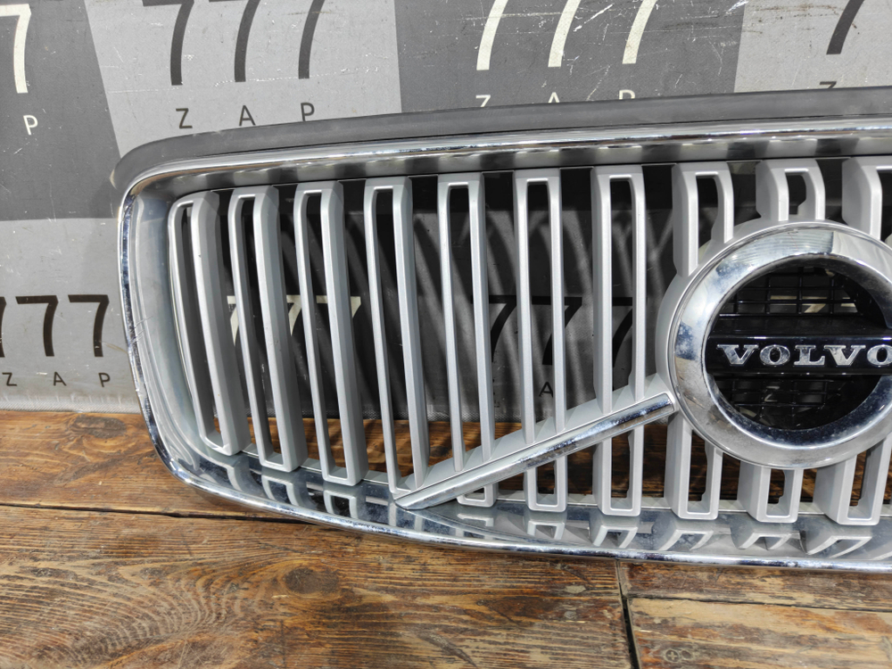 Решетка радиатора Volvo XC90 2 14-19 Б/У Оригинал 31425936