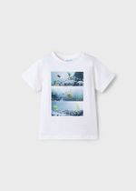 две футболки с шортами