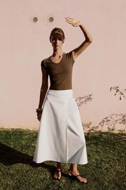 ZARA ФУТБОЛКА С ШИРОКИМ ВЫРЕЗОМ, КОРИЧНЕВЫЙ