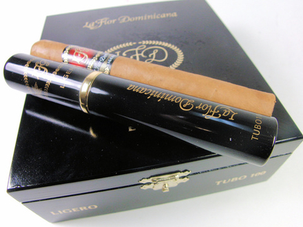 La Flor Dominicana Ligero Tubos L 100