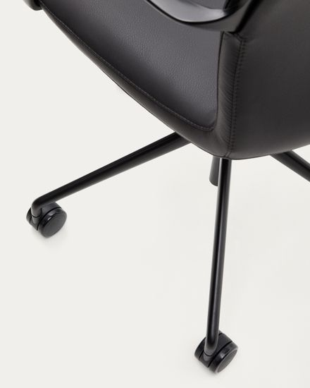 Офисный стул Nerlan из черной экокожи с черной алюминиевой рамой