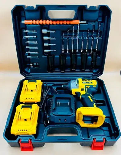 Гайковерт DeWalt ударный с набором и двумя аккумуляторами