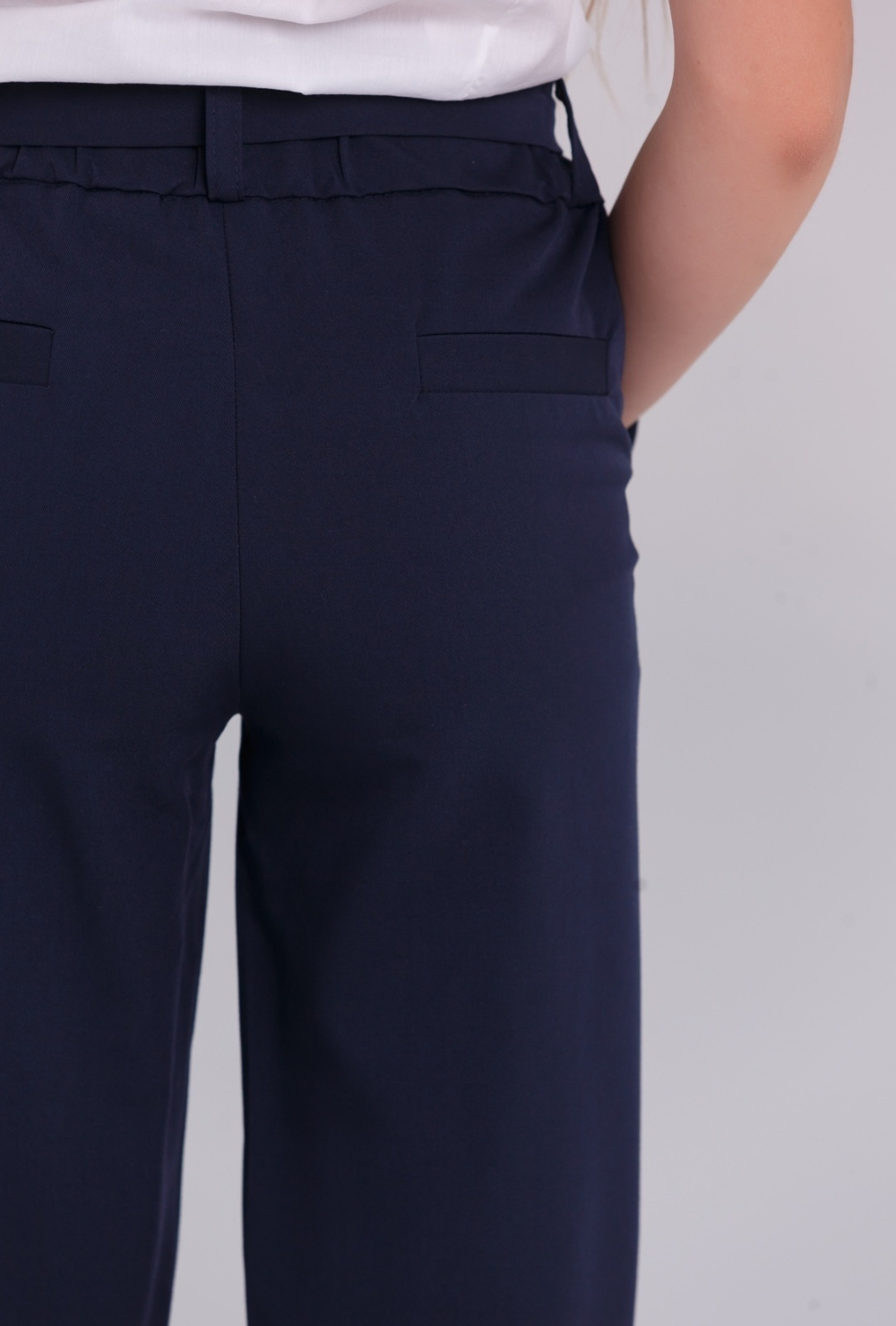 Брюки детские для девочки синие темно-синие школьные классика классические демисезонные прямые на резинке с поясом бананы