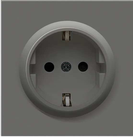 Donel R98 матовый шоколад накладка для розетки Schuko с заземлением, со шторками 16A 250 В~,серия DA