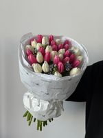 Букет из 35 тюльпана белого, розового цвета и незабудок - M