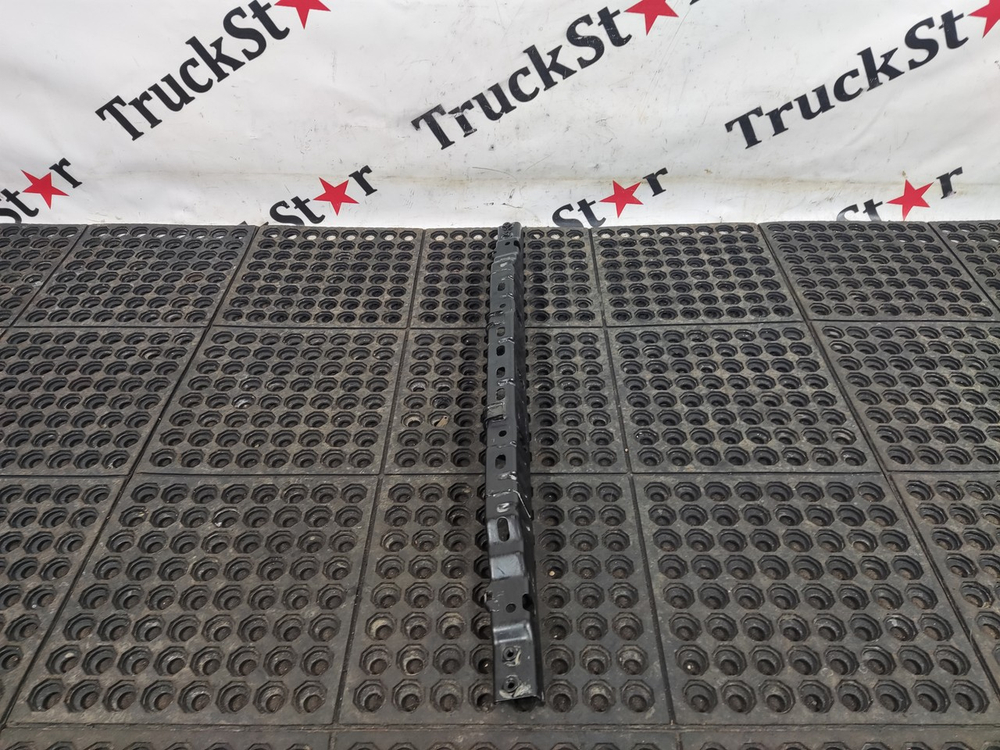 Кронштейн бампера верхний