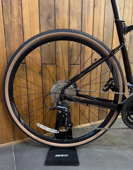 Велосипед Giant Revolt F2 - 2025 Black edition