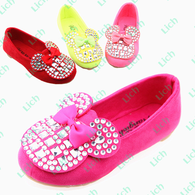 Туфли однотонные с декором из страз и бантами