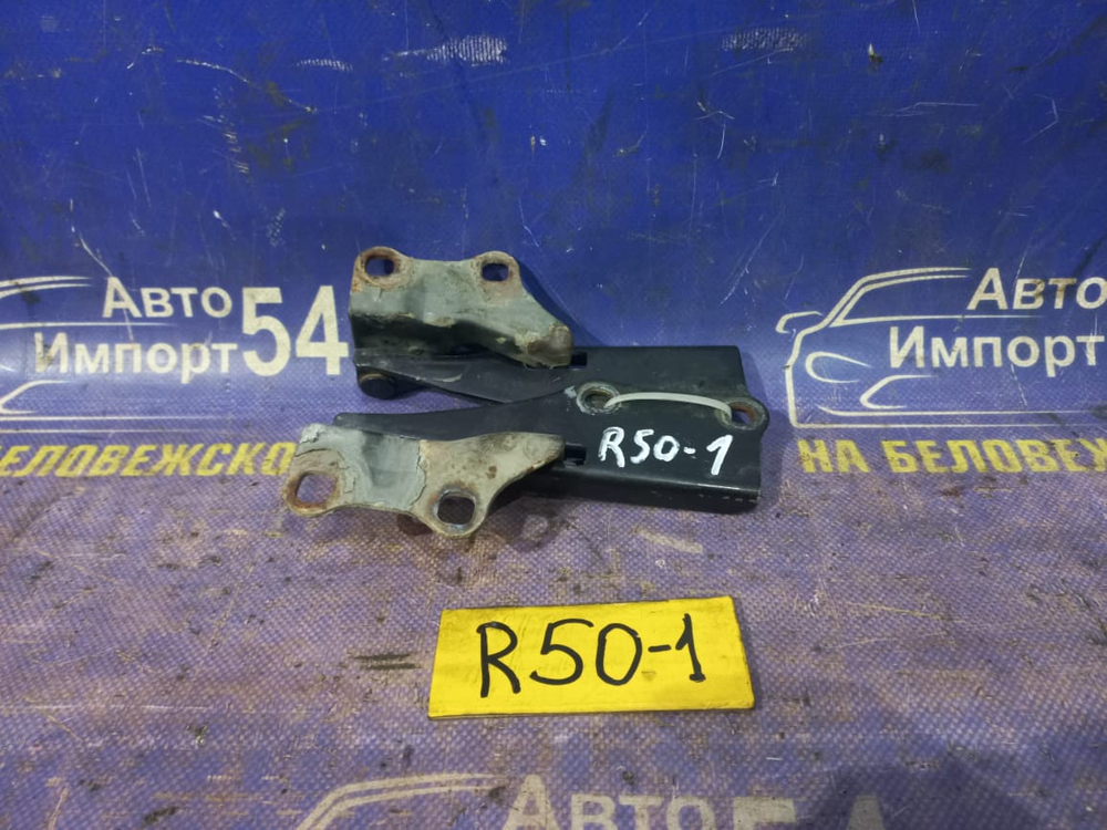 Петля капота левая NISSAN TERRANO 2000